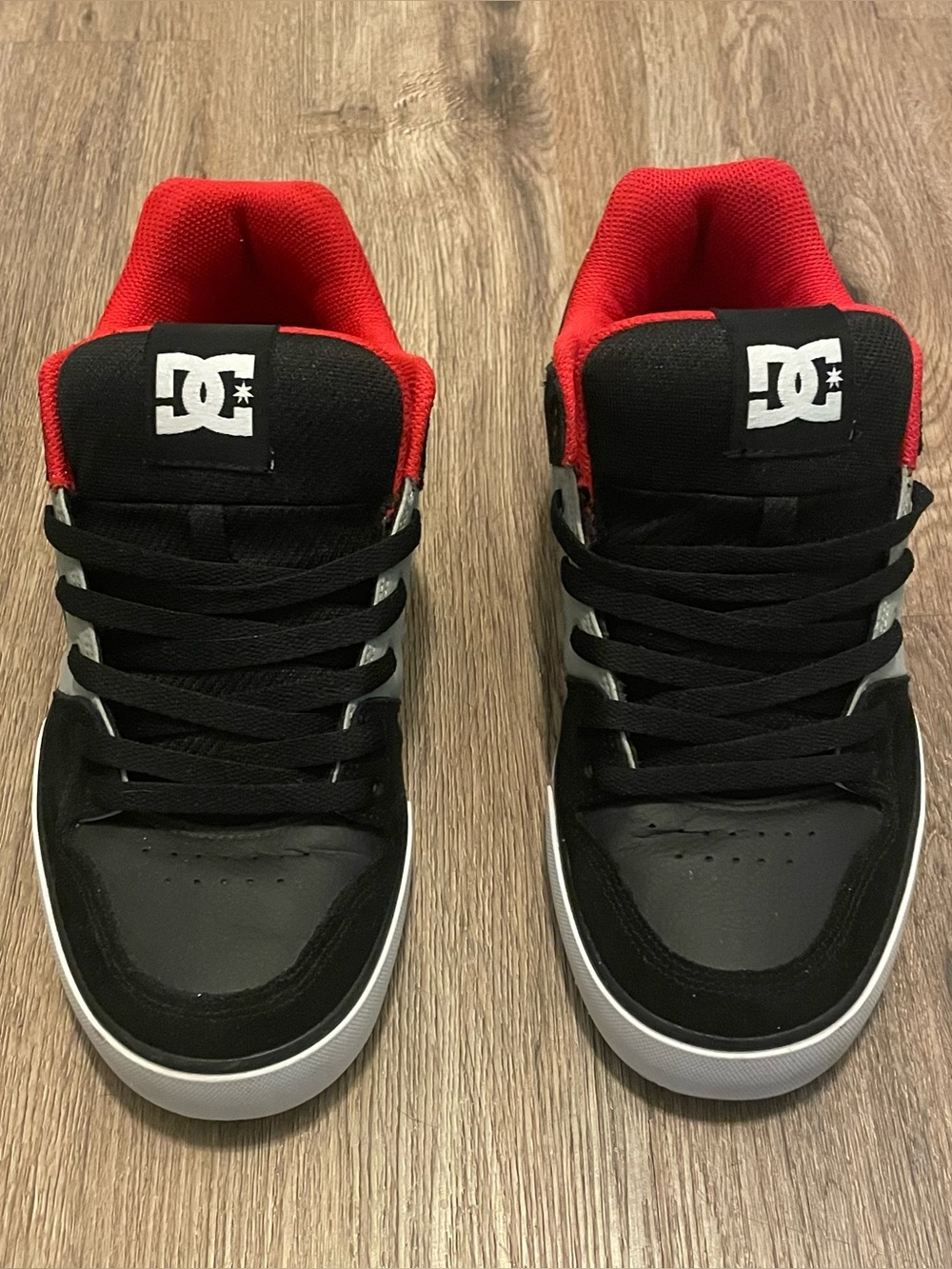 DC Pure Gray/Black/Red 9M